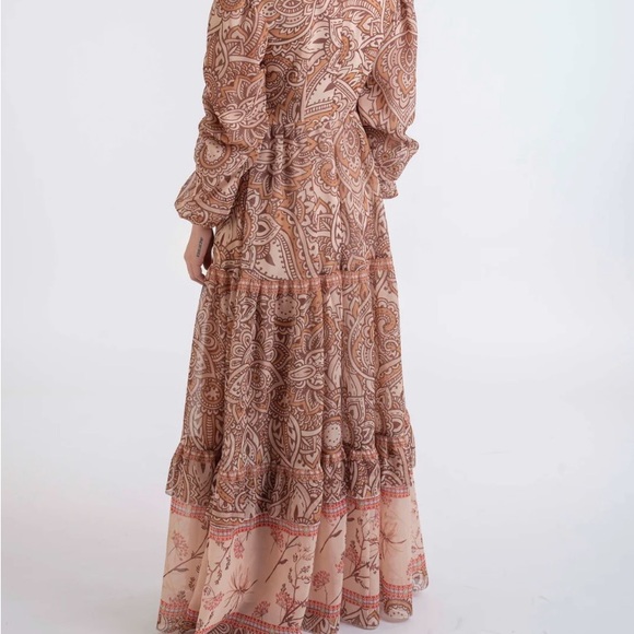 Tolavita Long Sleeve Paisley Maxi Dress in Tan and Cream | Tolavita Modest Maxi - Picture 3 of 12